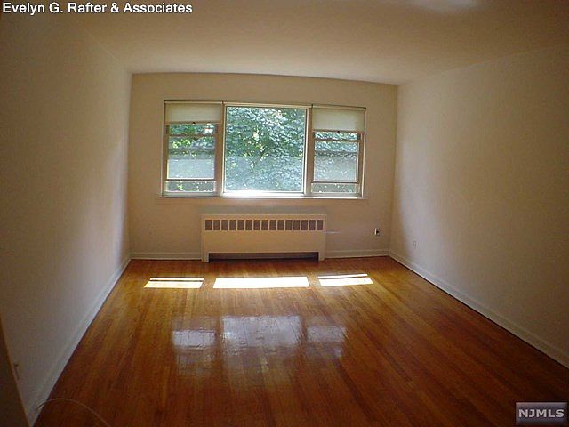 1st image of 1565 Lemoine Ave APT 1H