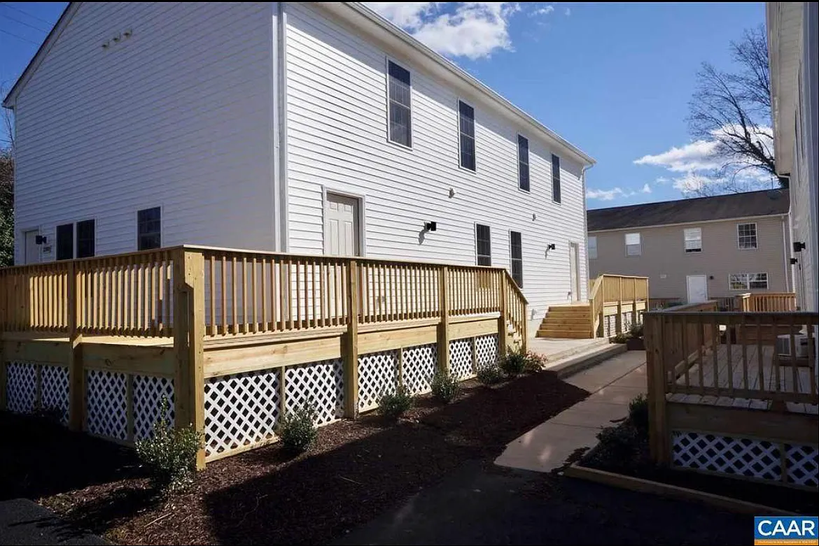 2302 Price Ave — Photo 1
