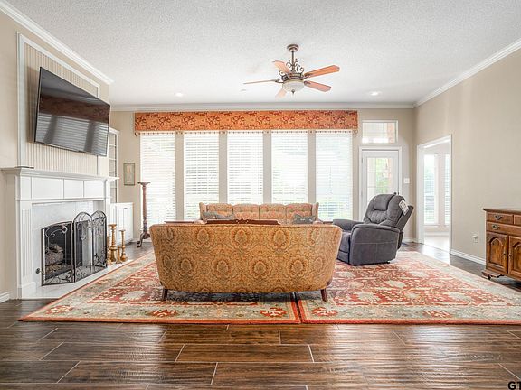 3rd image of 4008 Lazy Creek Dr