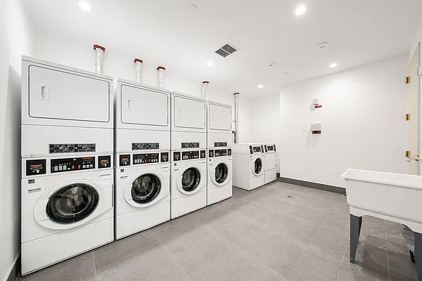 Rented by Nooklyn NYC LLC | media 22