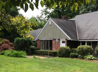 910 Knollwood Rd, White Plains, NY 10603