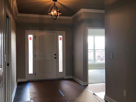 2nd image of 124 Whispering Pines Dr