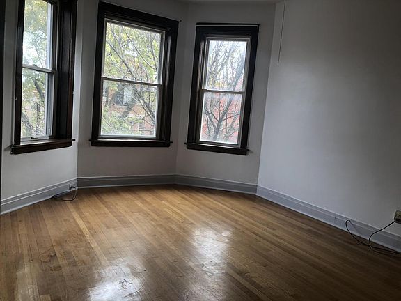 3rd image of 3848 N Damen Ave #3