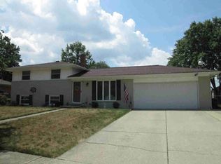 7599 Nottingham Dr, Lambertville, MI 48144