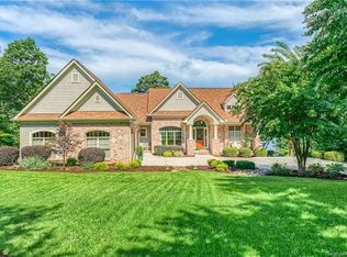 260 S Harbor Watch Dr, Statesville, NC 28677