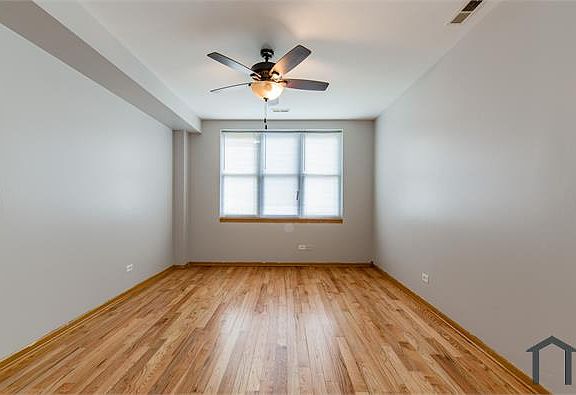 5th image of 3901 W Van Buren St APT 2
