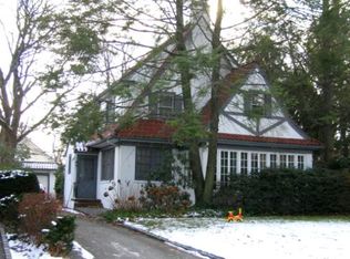 3 William St, Great Neck, NY 11023