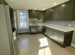 35 Pleasant St FLOOR 2, Wakefield, MA 01880