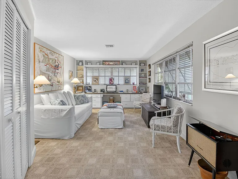 30 Spanish River Dr — Photo 11