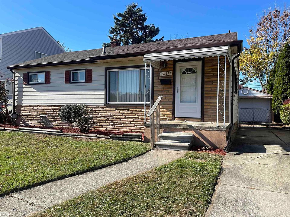1st image of 26371 Compson St