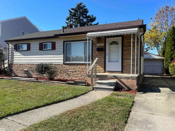 26371 Compson St, Roseville, MI 48066