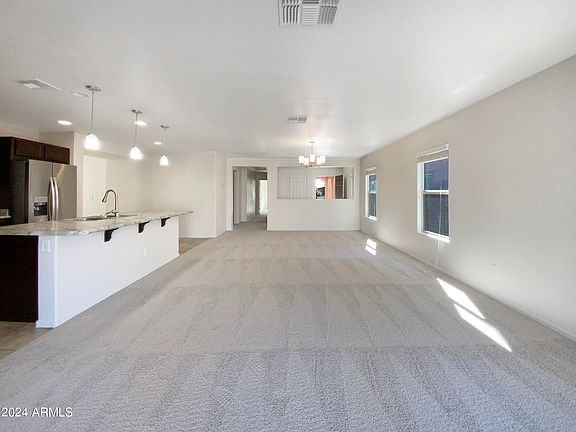 4th image of 40774 W PORTIS Drive