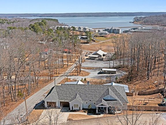 4th image of 15 Driftwood Ln