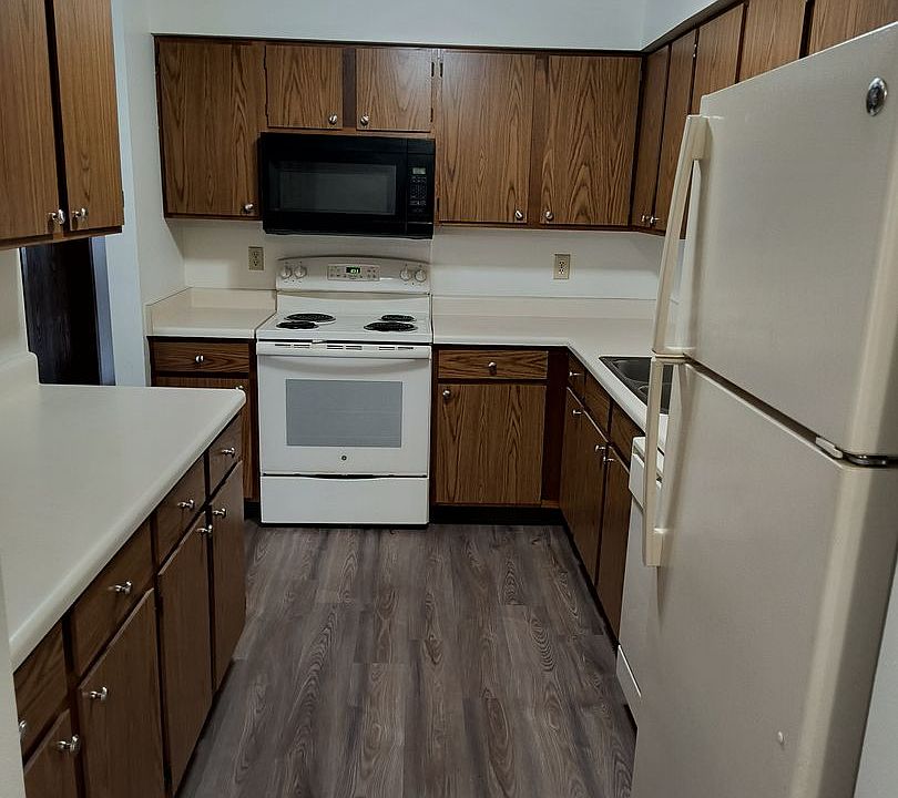 1st image of 90 N Prairie Rd #12