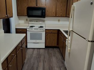 90 N Prairie Rd #12, Fond Du Lac, WI 54935