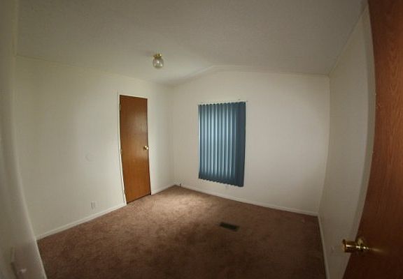 3rd image of 190 Blue Spruce Ln