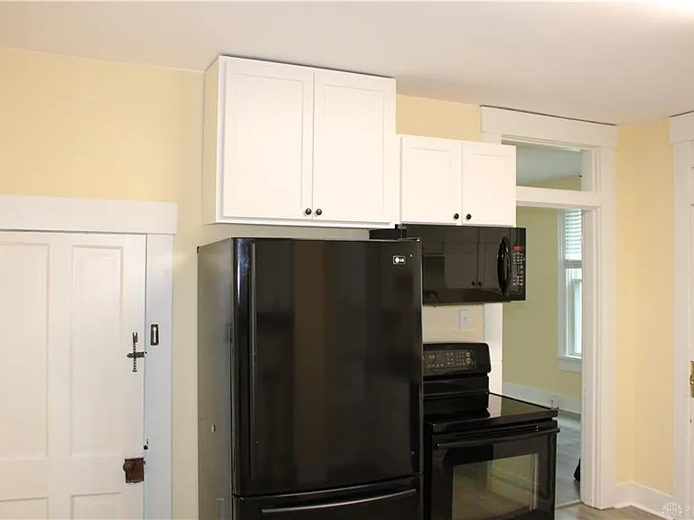 243 Oak St — Photo 5