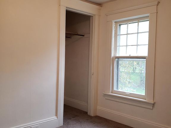 3rd image of 106 Lincoln Ct
