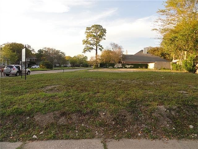 1st image of 1101 Robert E Lee Blvd