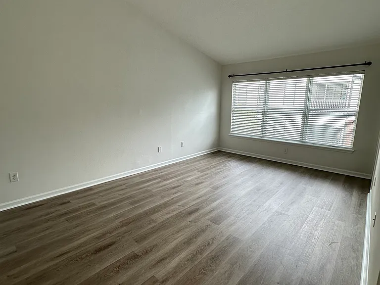 4223 Highwood Dr — Photo 8