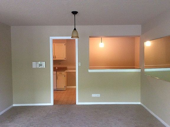 4th image of 3504 Lakeview Dr APT 104