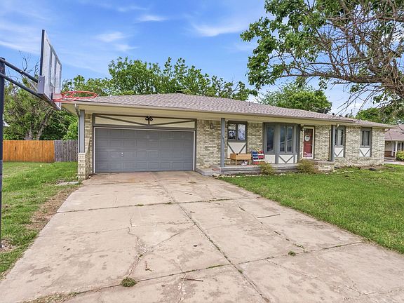 5th image of 1410 N Tanglewood Ct