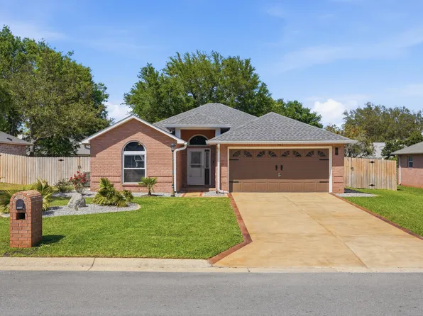 7983 Lola Cir, Navarre, FL 32566