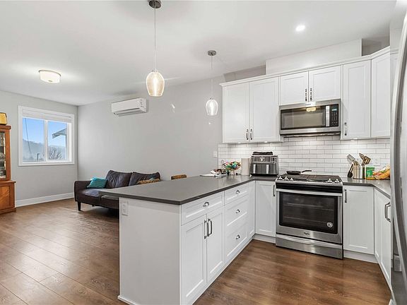 3rd image of 3023 Constellation Ave