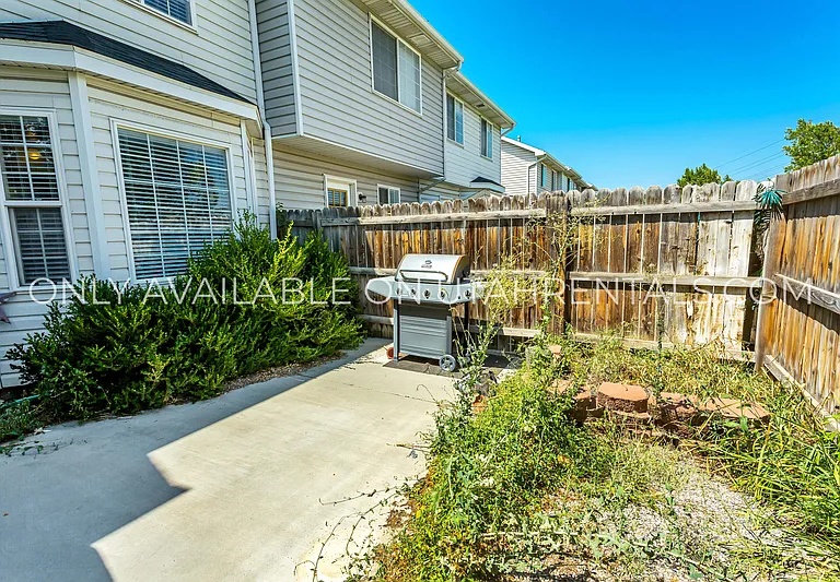 144 N 1120 E — Photo 24