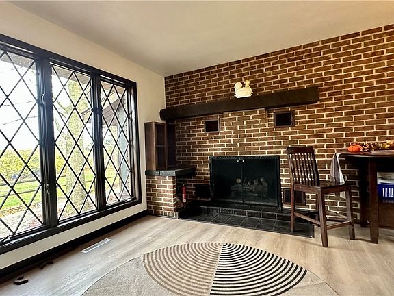 4th image of 49167 S Park Cir