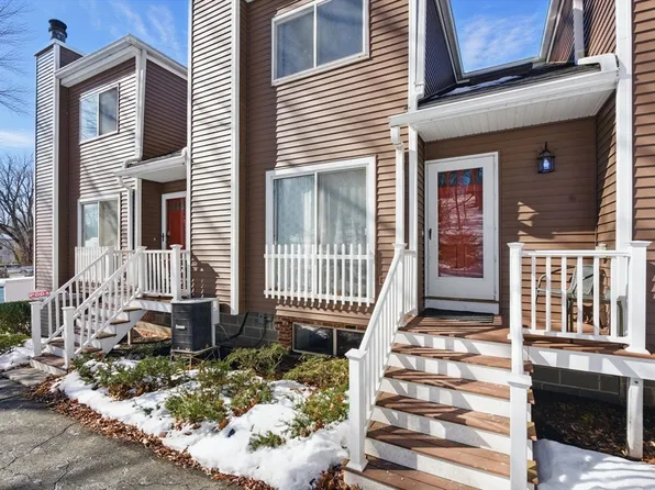 124 College St APT 26, South Hadley, MA 01075