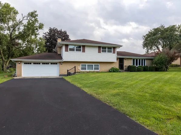 6121 James St, Tinley Park, IL 60477