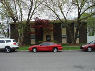 302 Estate Dr #B, O'Fallon, IL 62269