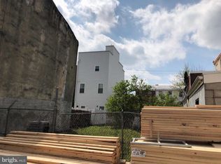 1240 N Leithgow St, Philadelphia, PA 19122