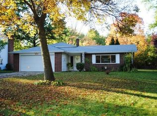28493 Windsor Dr, North Olmsted, OH