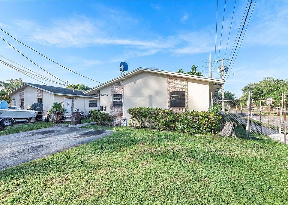 1st image of 747 NW 14th Way #A