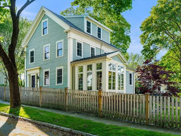 12 California St, Newburyport, MA 01950