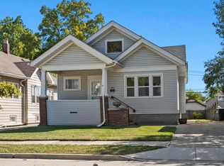 1009 W Lawn Ave, Racine, WI 53405