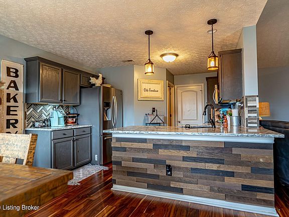 5th image of 117 Dublin Ln
