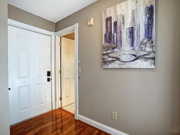3rd image of 2110 Fulton Ave APT 4