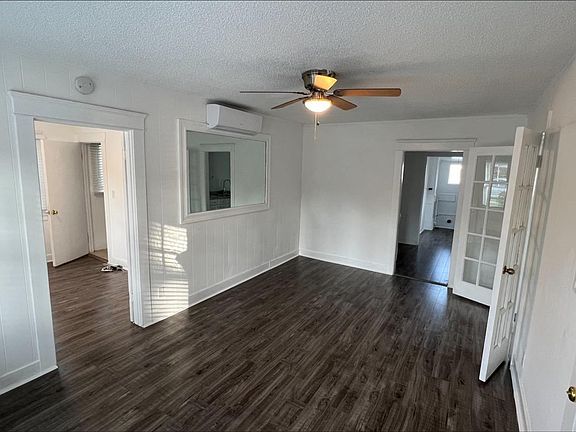 2nd image of 1160 Linden Ave
