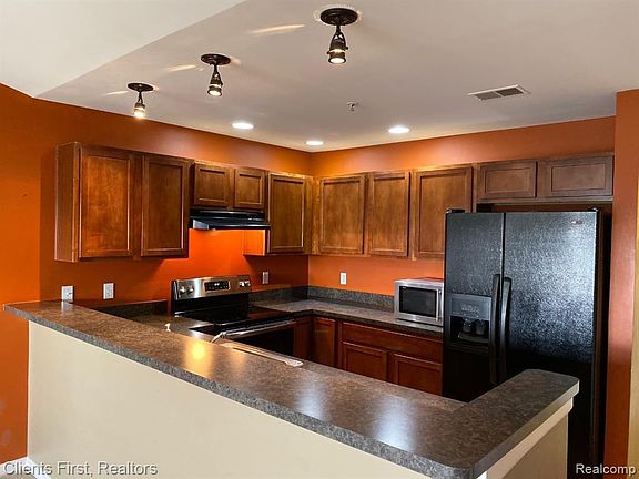3rd image of 40617 Blythefield Ln #339