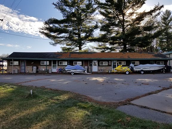 4 room kitchenette motel