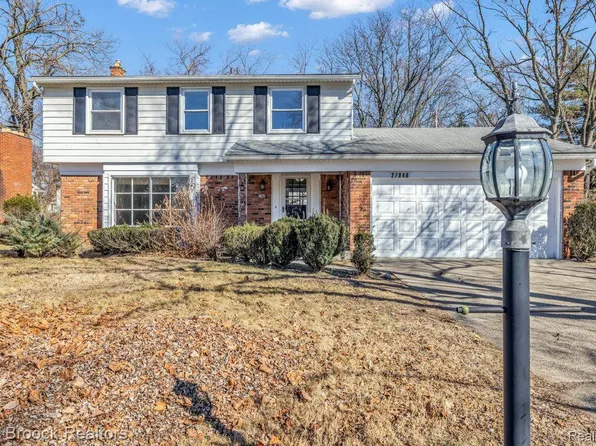 27046 Charles Dr, Southfield, MI 48076