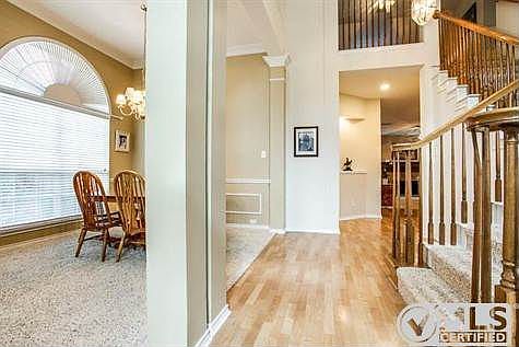 3rd image of 1109 Woodbriar Dr