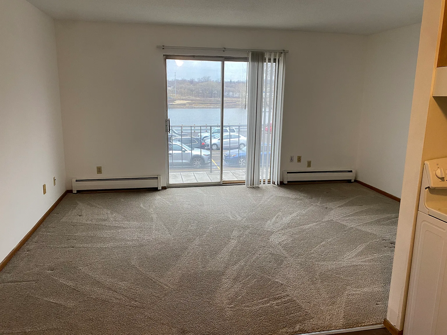 River Terrace Apartments — Photo 4