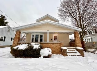 2137 Rowe Ave NE, Grand Rapids, MI 49505
