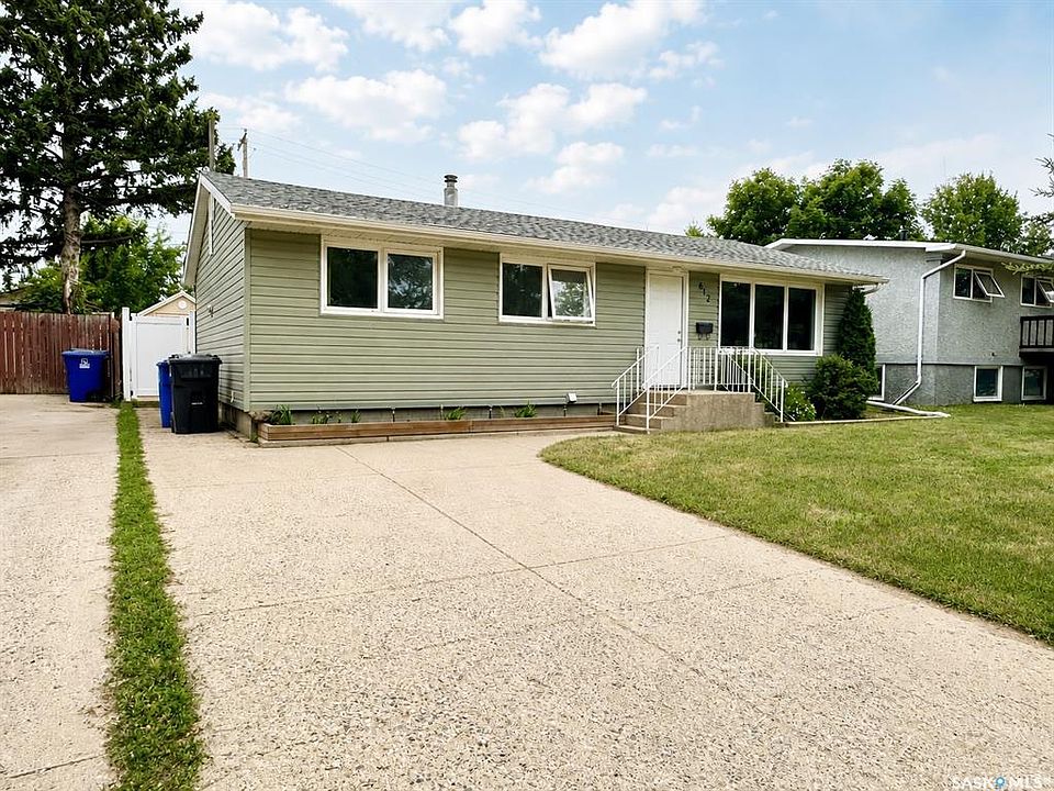 1st image of 812 3rd STREET SE