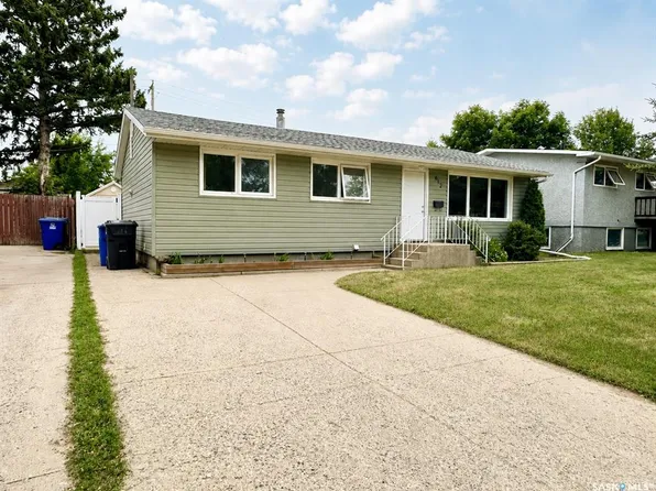 812 3rd STREET SE, Weyburn, SK S4H 2E6