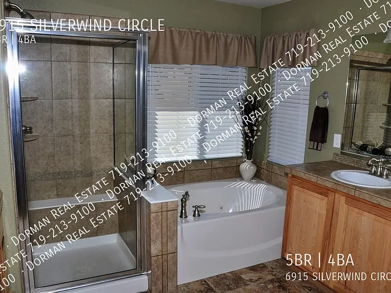 6915 Silverwind Cir — Photo 24